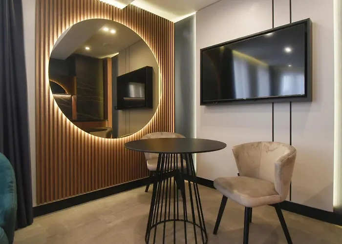 Grandeur Apartment *