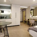 Grandeur Apartment *