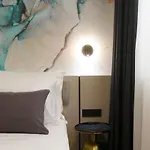 Apartment Grandeur