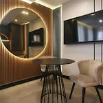 Grandeur Apartment *